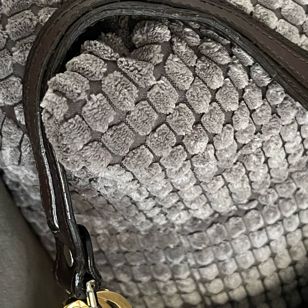 ~ SOLD ~ Gently used GUCCI hobo shoulder bag ~ 👜💃🏽 - Picture 9 of 11